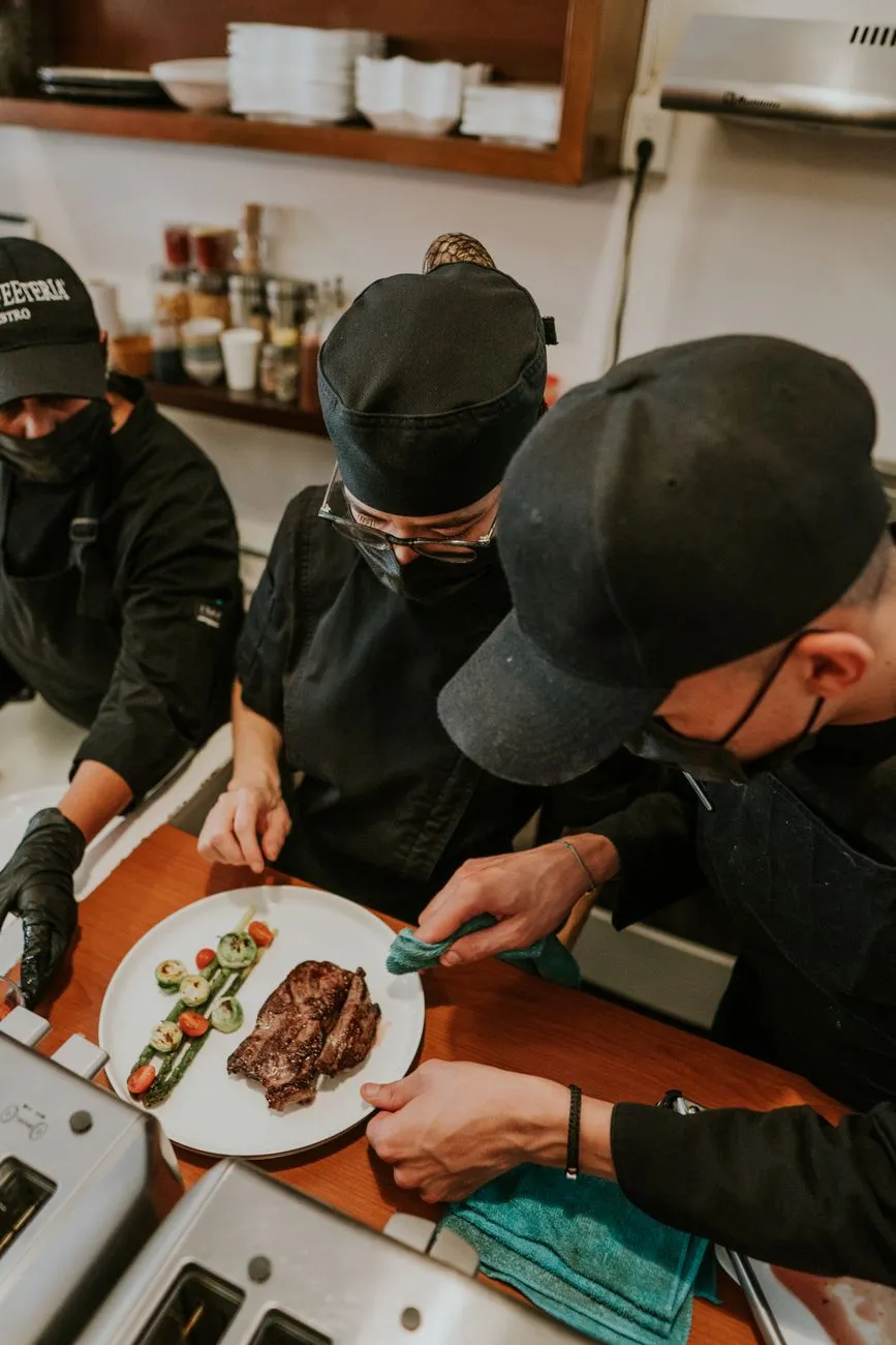企事业单位食堂托管服务对比:选择餐饮管理公司的关键指标