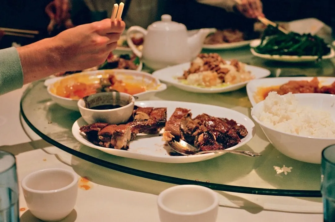 上海铭莜亘食堂承包服务在企事业单位团餐管理中的标准化运营实践封面图